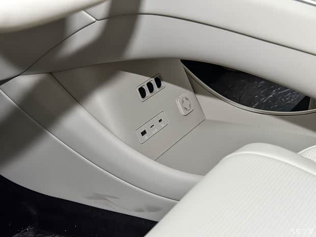 比亚迪海豹08开启盲订 785KM四驱旗舰型预扣款或为25万元  第7张