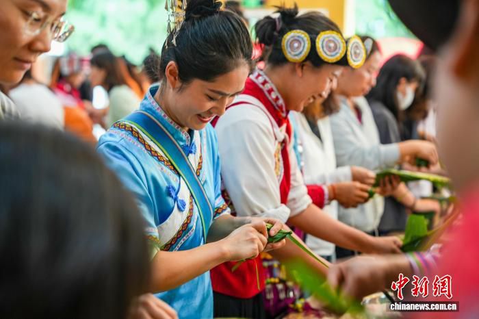 保山花街近两百年传承：云南各民族“花式”过端午  第2张