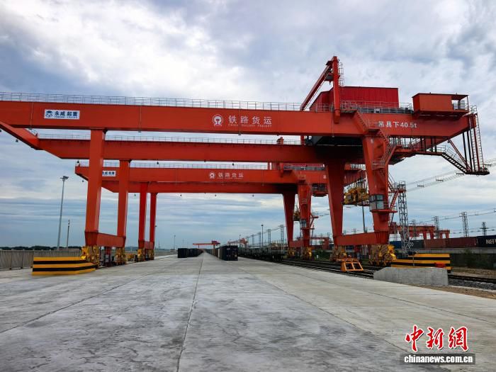 同江铁路口岸今年累计完成货运量252.9万吨，中欧班列运量增95.3