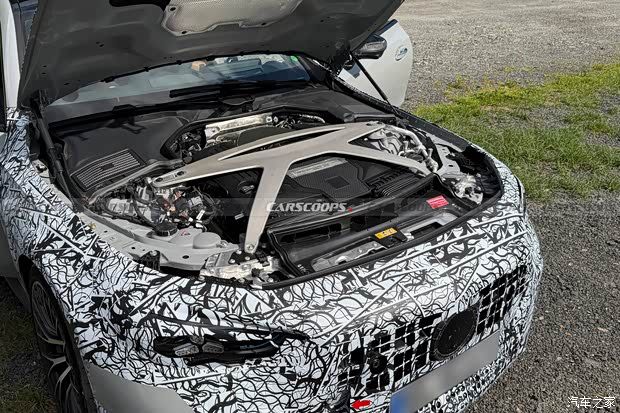 梅赛德斯-AMG CLE 63路试谍照曝光 预计2027年搭载V8发动机上市  第5张