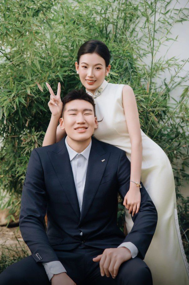 新疆男篮球员李炎哲领证结婚，社媒分享甜蜜时刻  第8张