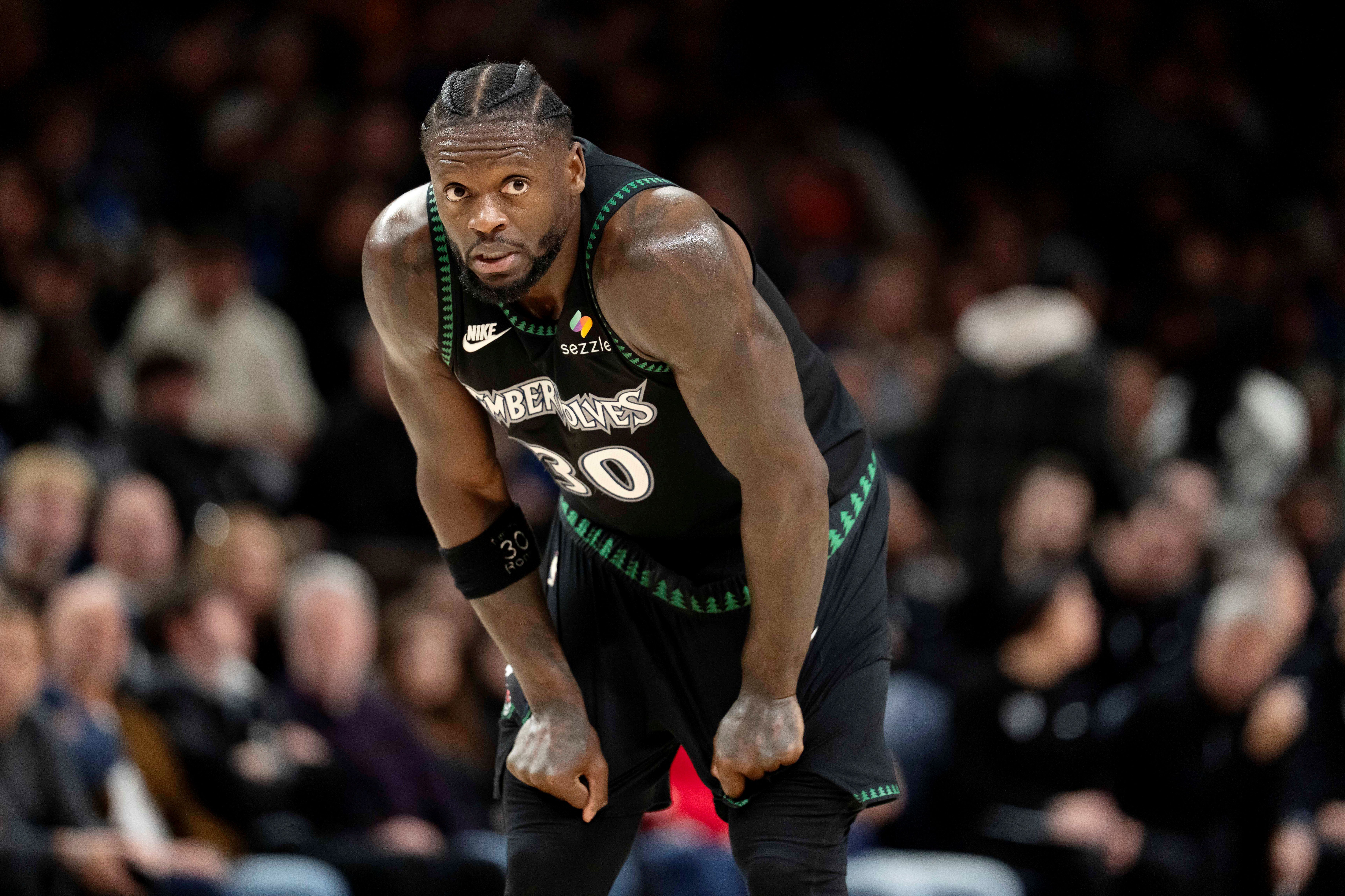 NBA多笔交易涉及“交易特例”规则详解 老鹰森林狼均用消费券方式补强  第1张