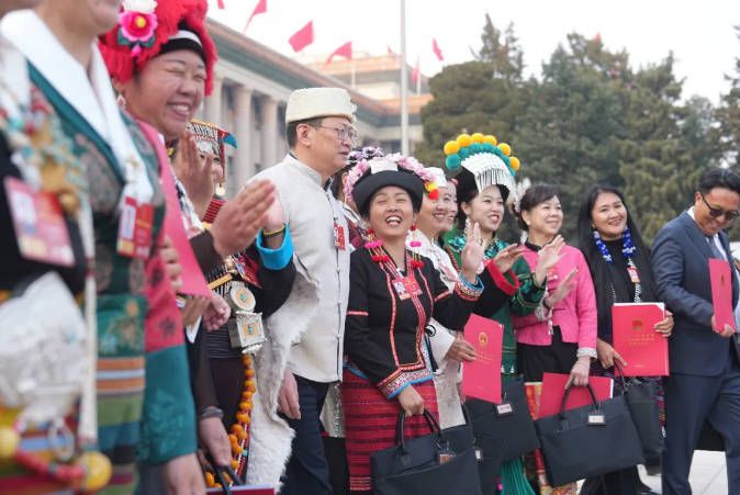 巴音朝鲁：两个“第一部”三个“首次”标定《民族团结进步促进法》分量