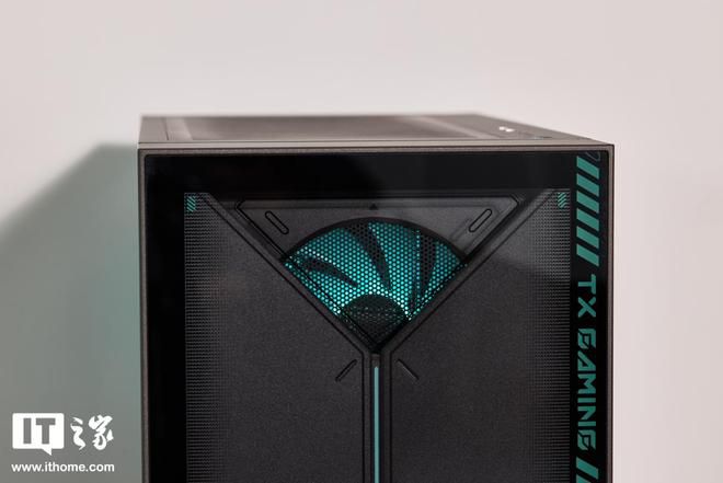 华硕天选 7X 游戏主机正式发布:从紧凑转向“海景房”设计 第6张 华硕天选 7X 游戏主机正式发布:从紧凑转向“海景房”设计 第6张
