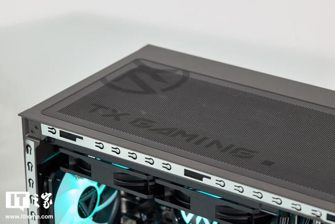 华硕天选 7X 游戏主机正式发布:从紧凑转向“海景房”设计 第9张 华硕天选 7X 游戏主机正式发布:从紧凑转向“海景房”设计 第9张
