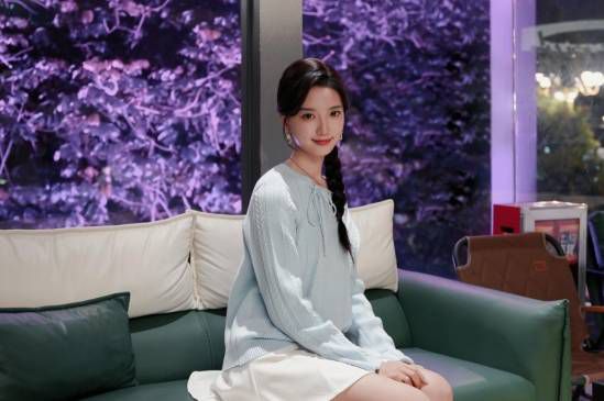 盛夏离与合》今日多平台上线 首周29.6元开启双线叙事 第3张 盛夏离与合》今日多平台上线 首周29.6元开启双线叙事 第3张