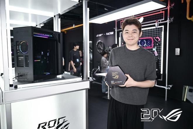 ROG二十周年信仰殿堂快闪活动在上海开启  第4张