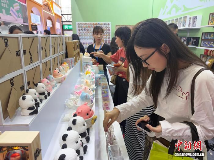 成都礼品展启幕：超5万款创意好礼亮相西南市场