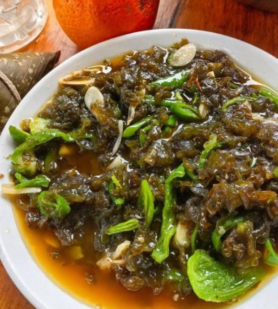 杭州市民雨后齐聚小区草坪捡拾地衣 称季节限定美味 第3张 杭州市民雨后齐聚小区草坪捡拾地衣 称季节限定美味 第3张