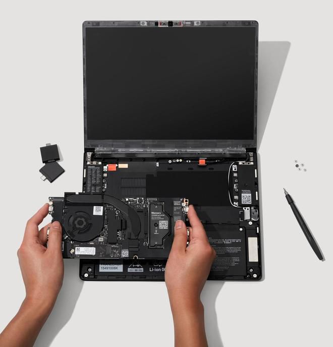 Framework Laptop 13 Pro 引入英特尔酷睿Ultra第3代与LPCAMM2内存模组 第1张 Framework Laptop 13 Pro 引入英特尔酷睿Ultra第3代与LPCAMM2内存模组 第1张