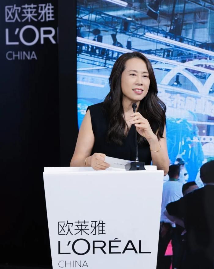 欧莱雅链博会首发“智能包装创意中心” 深化AI供应链布局 第3张 欧莱雅链博会首发“智能包装创意中心” 深化AI供应链布局 第3张
