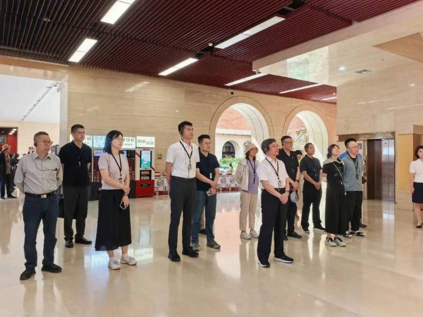 立足自身专业领域主动担当作为，为以中国式现代化全面推进中华民族伟大复兴贡献智慧与力量