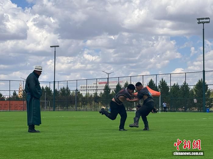 2026年“民体杯”全国民族式摔跤比赛开赛 11省区市112名选手参赛 第2张 2026年“民体杯”全国民族式摔跤比赛开赛 11省区市112名选手参赛 第2张