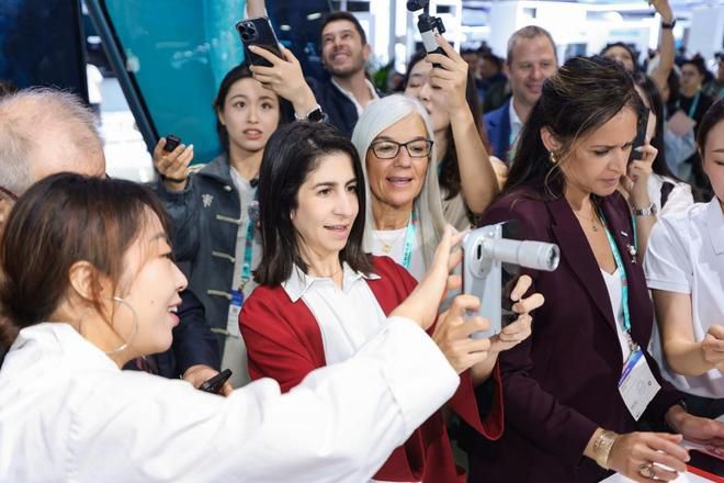 vivo X Fold6搭载天玑9500亮相MWC26上海 联合研发成果披露 第9张 vivo X Fold6搭载天玑9500亮相MWC26上海 联合研发成果披露 第9张