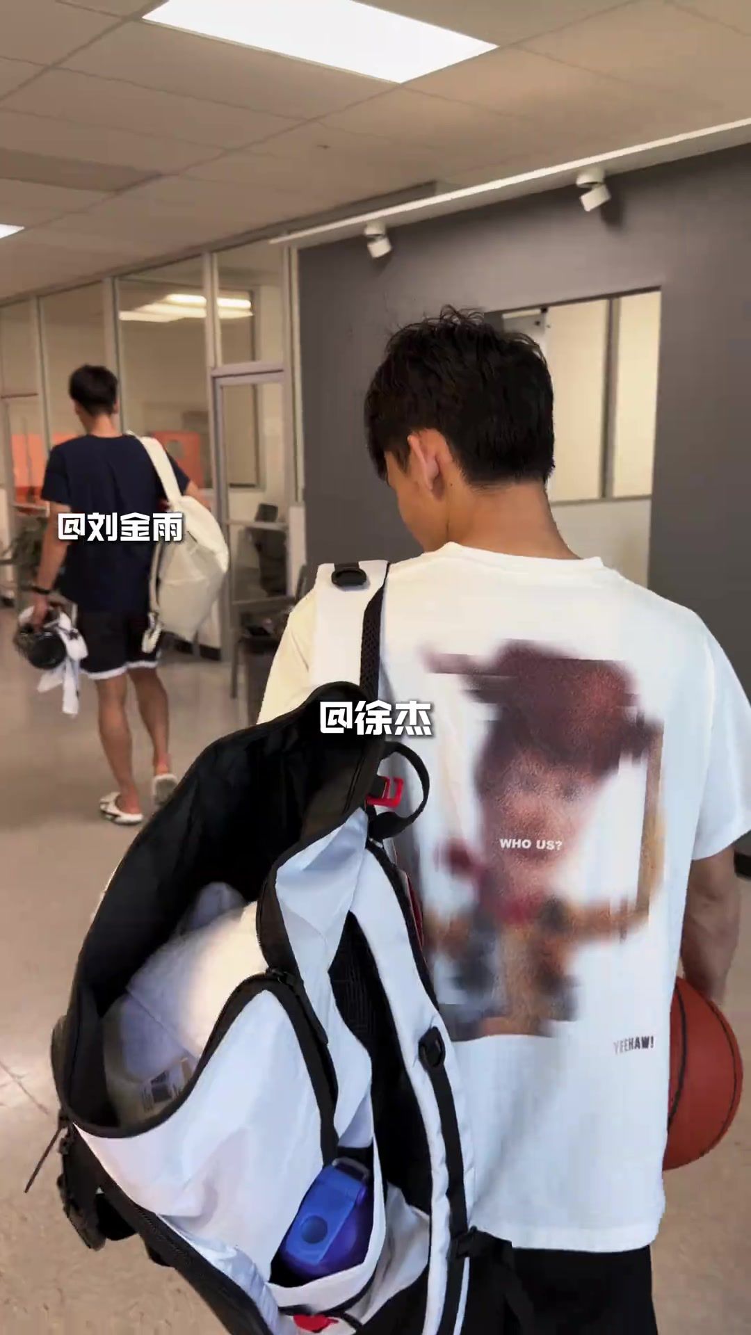 徐杰&刘金雨海外特训更新！针对性打磨对抗性训练与防挡拆  第1张
