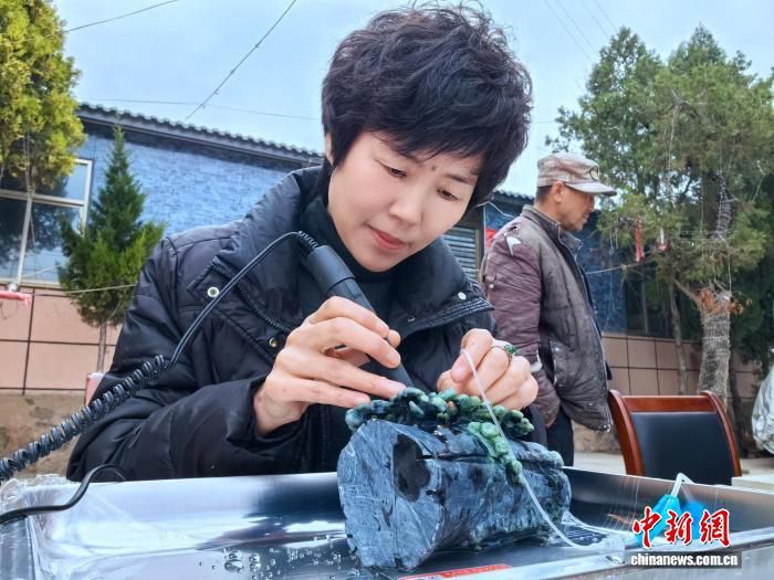 甘肃武山夜光杯雕传承人陈佳丽依托鸳鸯玉材推进二十余道工序工艺保护与市场拓展 第2张 甘肃武山夜光杯雕传承人陈佳丽依托鸳鸯玉材推进二十余道工序工艺保护与市场拓展 第2张