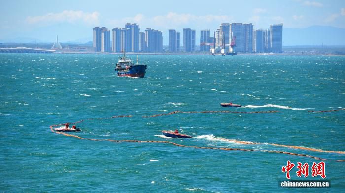 海南洋浦举行2026年海上搜救暨紧急医学救援综合演习 28家单位联合参演 第2张 海南洋浦举行2026年海上搜救暨紧急医学救援综合演习 28家单位联合参演 第2张