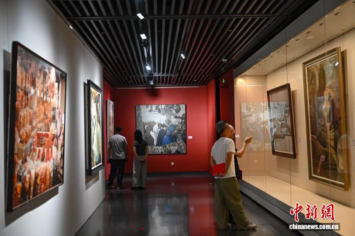 第六届“红船颂”中国画油画作品展嘉兴启幕 展出105件画作