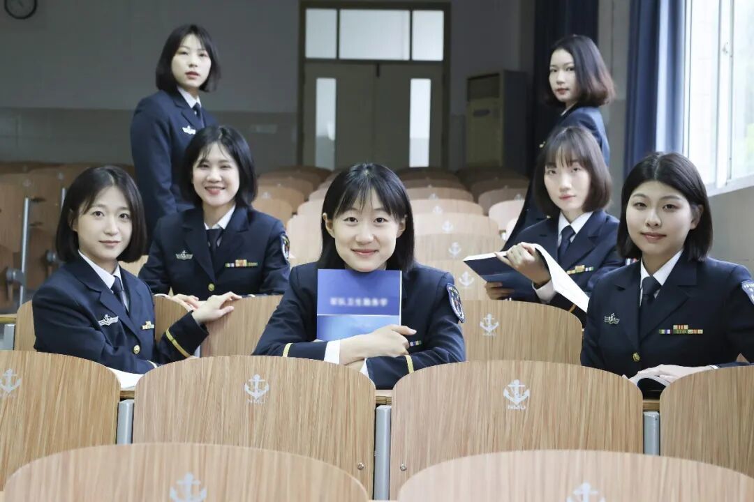 海军军医大学一个班级7名女学员全部取得研究生录取资格  第2张