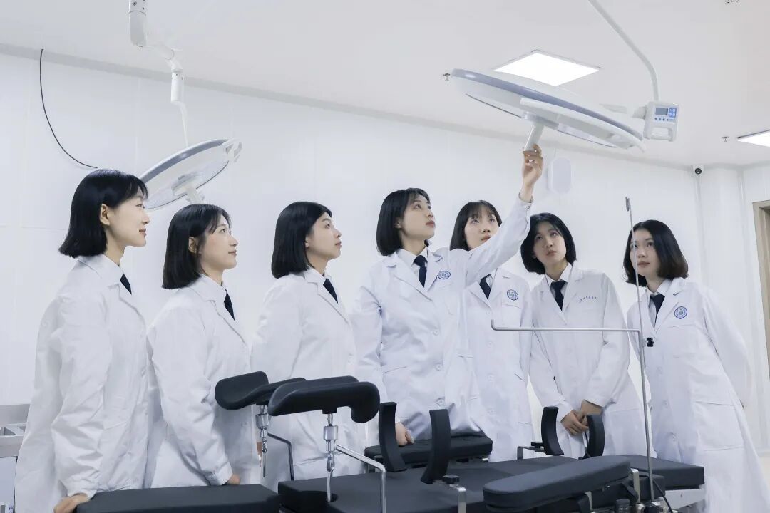 海军军医大学一个班级7名女学员全部取得研究生录取资格  第4张