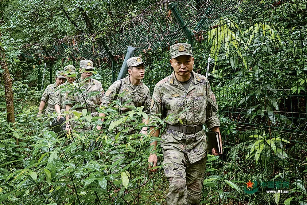 一级军士长高玉华：36年守山巡线，7次延期服役，培养500余名技术骨干