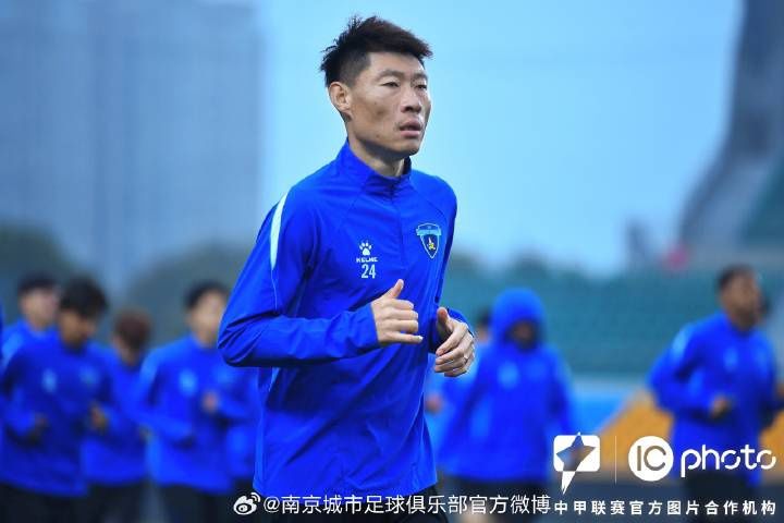 南京城市官方：杜君鹏效力期间出场32次，展现职业精神  第2张