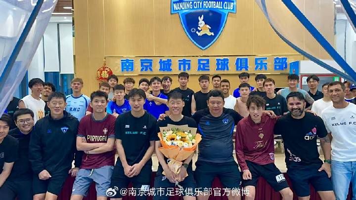 南京城市官方：杜君鹏效力期间出场32次，展现职业精神  第4张