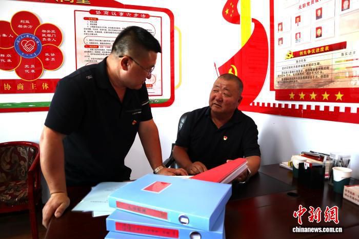 四子王旗格日勒图雅嘎查完成道路与棚圈标准化改造推进产业振兴