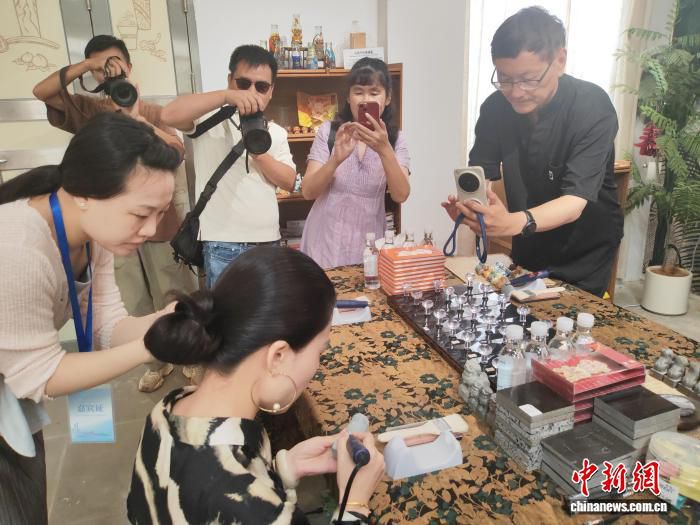 湛江经开区采风团调研高端制造基地与非遗文化阵地