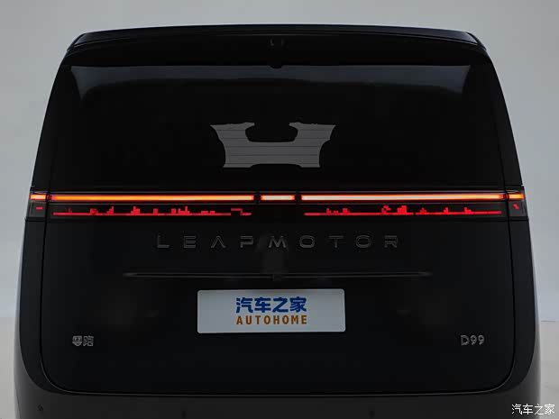 零跑汽车首款MPV D99正式上市 六款车型售价24.98-31.98万元  第20张