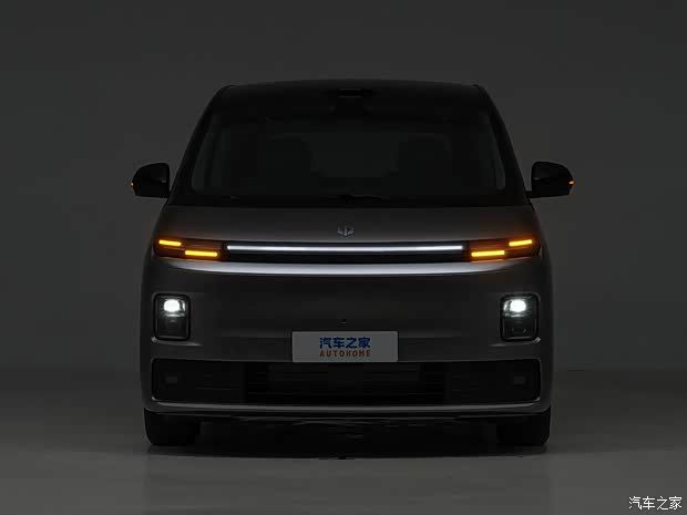 零跑汽车首款MPV D99正式上市 六款车型售价24.98-31.98万元  第18张