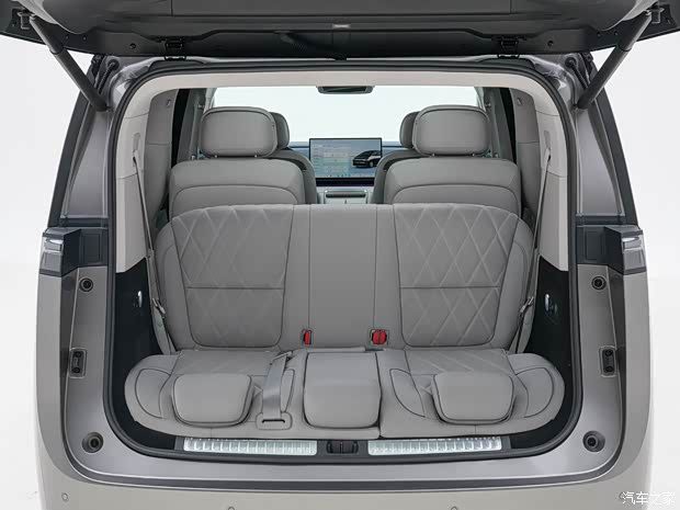 零跑汽车首款MPV D99正式上市 六款车型售价24.98-31.98万元  第29张