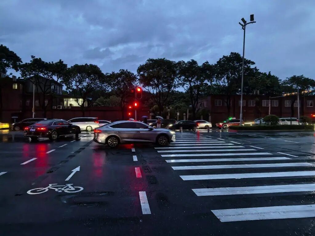 手机厂商入局智能眼镜 华为AI眼镜如何定义消费级体验  第7张