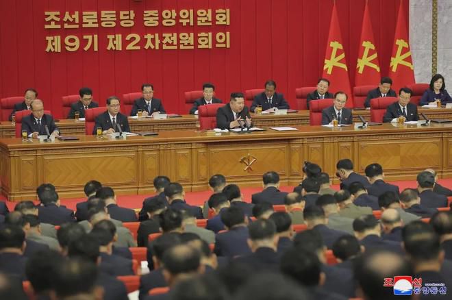 朝鲜劳动党九届二中全会举行 金正恩出席，高层人事调整涉及赵甬元、金才龙