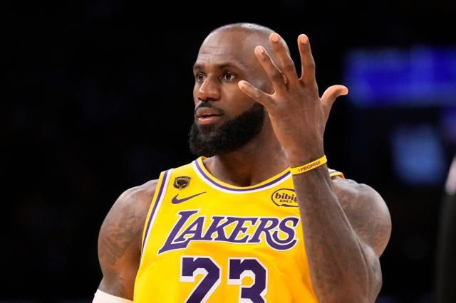 ESPN：湖人未向詹姆斯提供新合同报价 离队可能性提升
