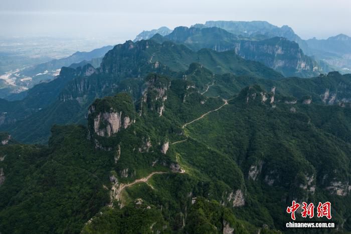 海外华文媒体代表探访山西晋城太行山 近20位记者达人完成实地行程