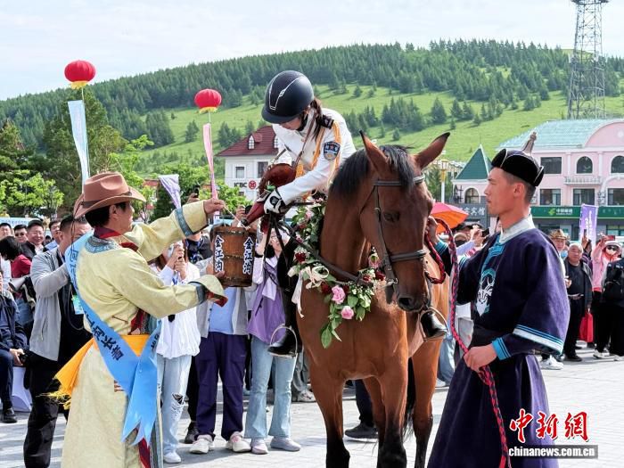 阿尔山启动2026圣水文化周并发布十大避暑线路
