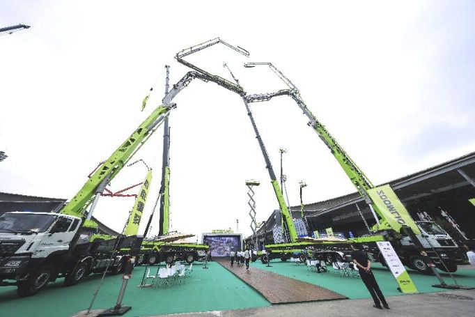中联重科在2026长沙筑博会展示半干砂浆智能化机器人及地面整体解决方案  第3张