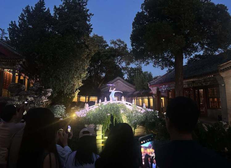 2026世界杯赛事正酣 多地创新夜经济玩法助推夜间消费  第2张