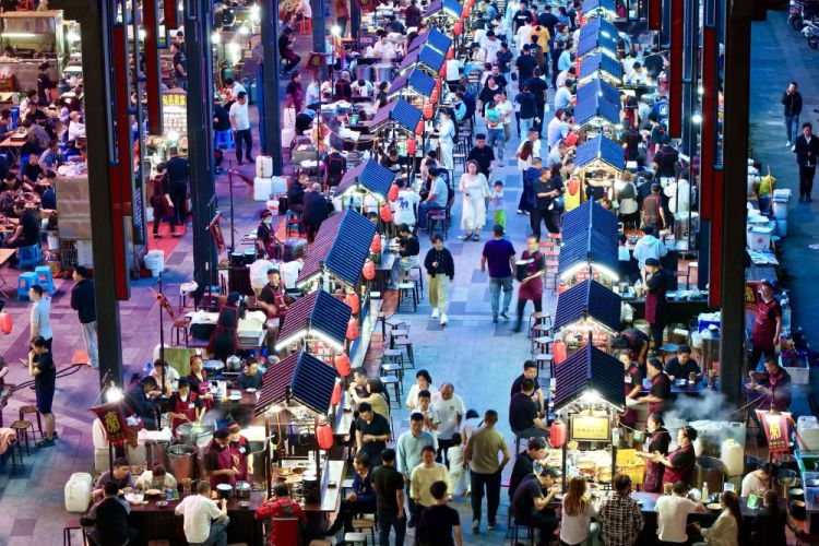 2026世界杯赛事正酣 多地创新夜经济玩法助推夜间消费  第3张