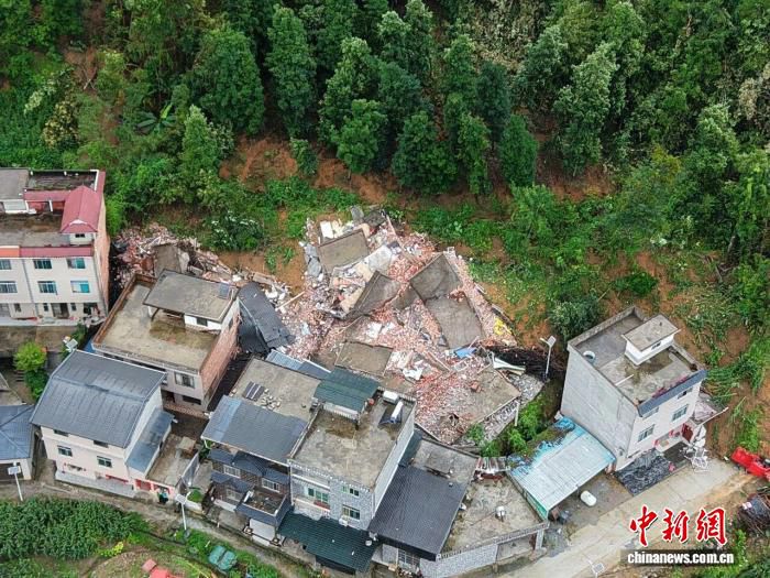 广西百色凌云县突发山体滑坡 预警及时无人员伤亡  第1张