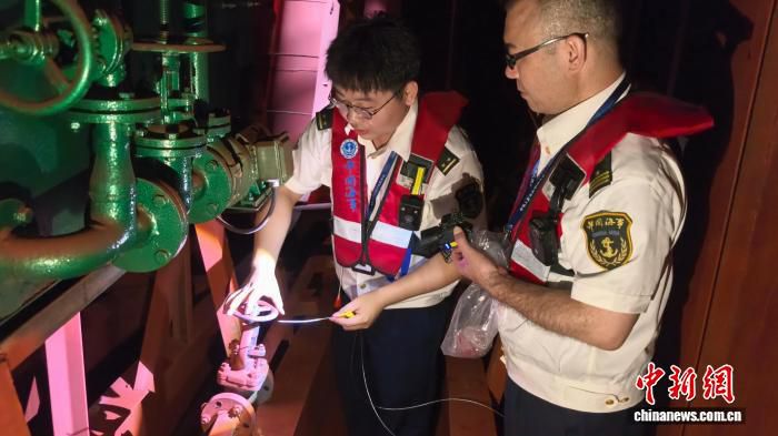贵港海事局实施船舶污水排放管路“双铅封” 西江干线零排放机制启动