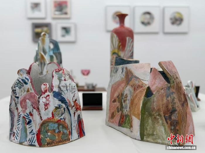 张丹陶瓷艺术作品展在京启幕 近40件窑变作品融汇东西方理念  第1张