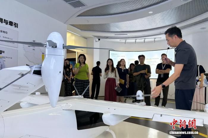 两岸媒体与青年代表6月26日探访成都低空经济与机器人产业  第1张