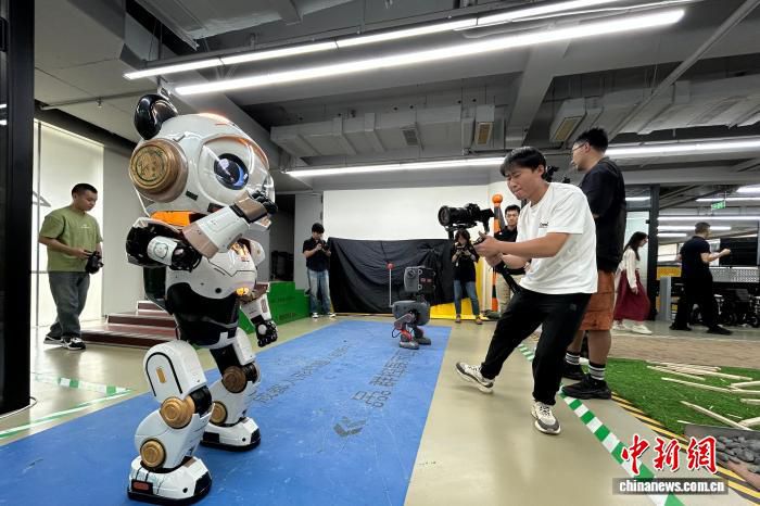 两岸媒体与青年代表6月26日探访成都低空经济与机器人产业  第2张