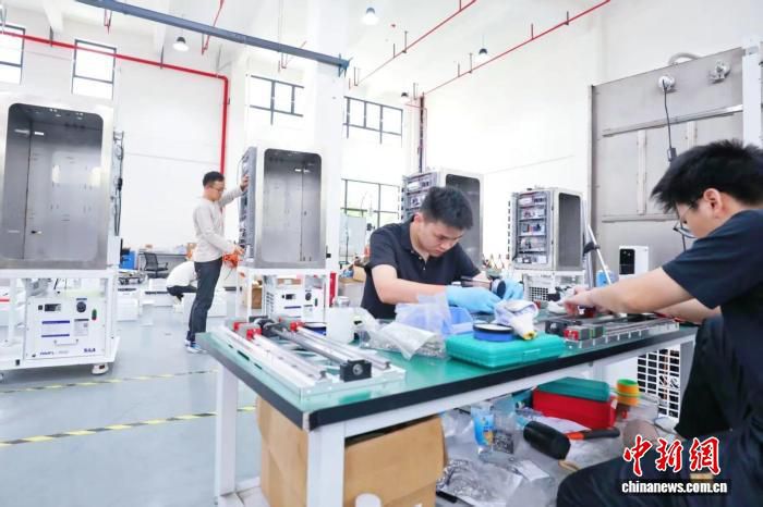 融速科技徐方达创业记：10人起步到造出4.5米金属3D打印设备