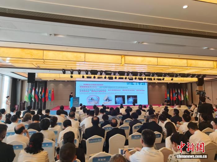 2026中国—中亚产学研用合作会议医学专题研讨会在乌鲁木齐举行