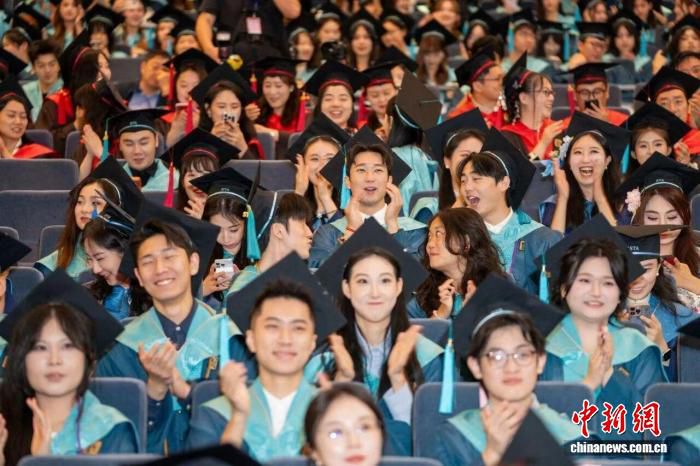 上海交通大学举行2026届本科生毕业典礼 三千余名毕业生获时代寄语  第3张