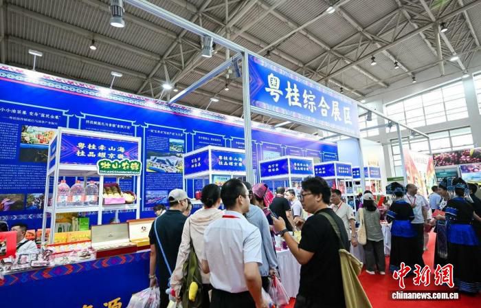 粤桂协作展会展出广西多款农产品 串联种养加工销售产业链  第3张