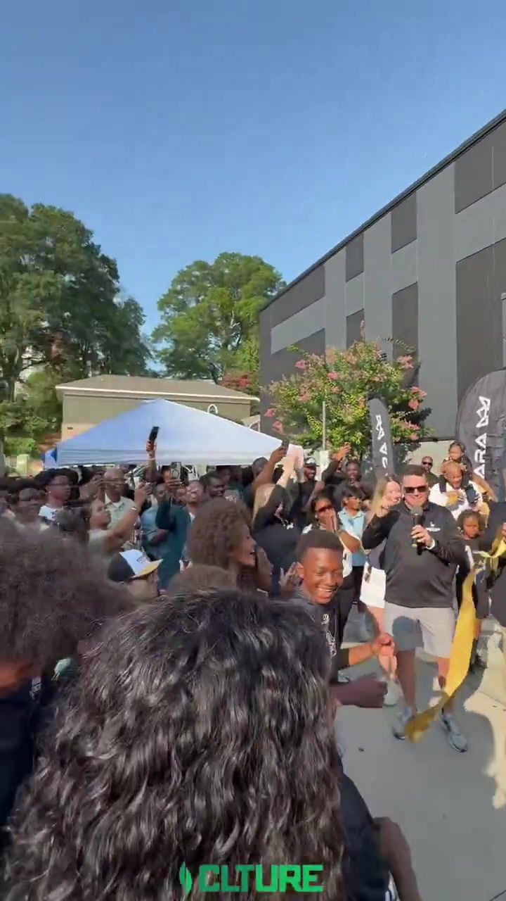 肯巴·沃克在夏洛特成立体育学院 黄蜂队史得分王开启新篇章